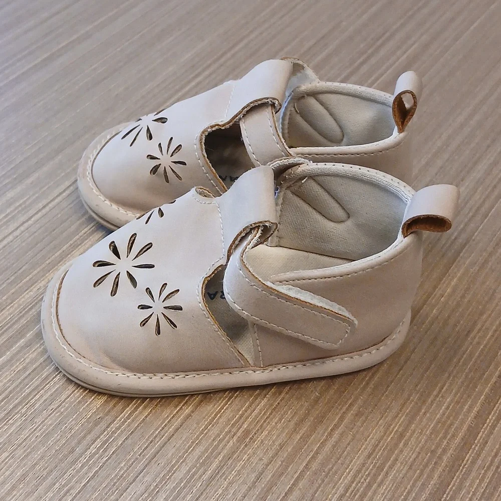 LUCKY BRAND Baby Moccasin Shoes SZ 2